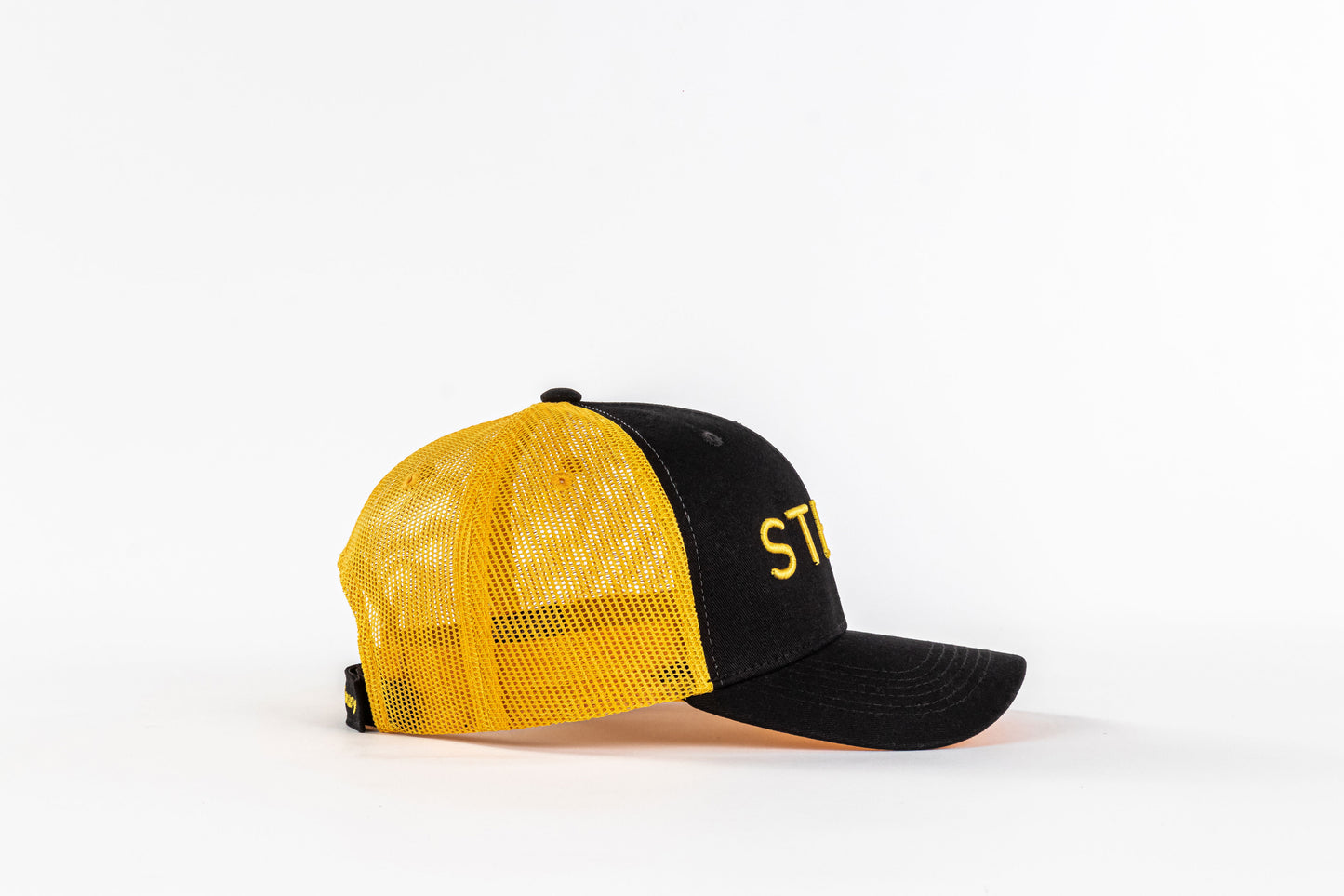The STEEN Retro Trucker Hat